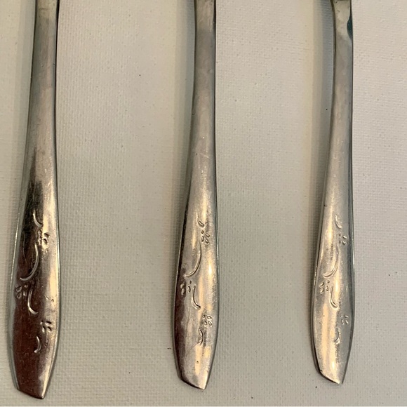 3 Silco Stainless MARDI GRAS 8.5" Dinner Spoons Serving Spoon Vintage USA 1960s - Picture 3 of 9